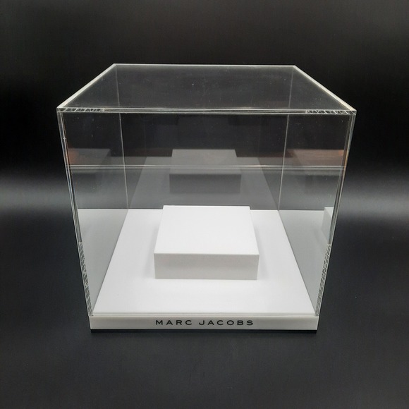 Marc Jacobs Acrylic‎ Display Case White Riser Stand Countertop Retail Fixture - Picture 2 of 7